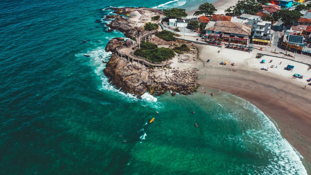 Itapoá lidera ranking de melhores praias para banho no litoral norte de sc