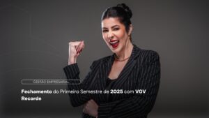 Thauani fazendo pose de "meta batida"