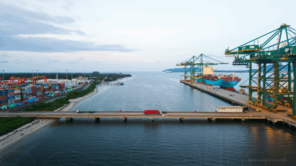 Porto Itapoá, ícone do desenvolvimento da cidade