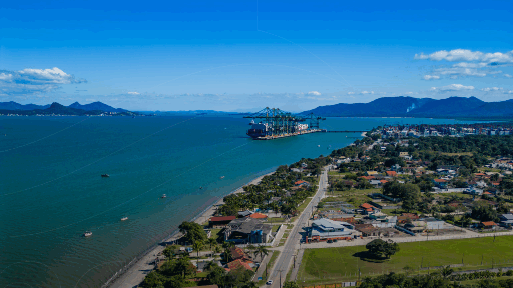 Imagem área do Porto Itapoá