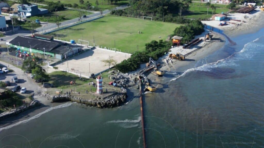 alargamento de praia em Itapoá