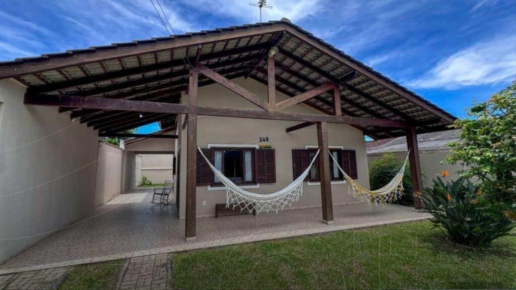 casas aconchegantes em Itapoá