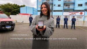 Homenagem reconhece apoio a projetos que transformam vidas